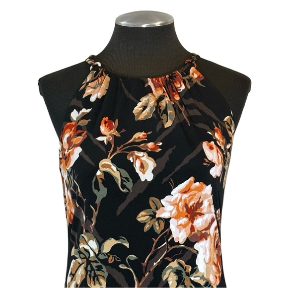 SOLD - White House Black Market - Sleeveless Floral Stretch Halter Shell Top - Picture 3 of 10